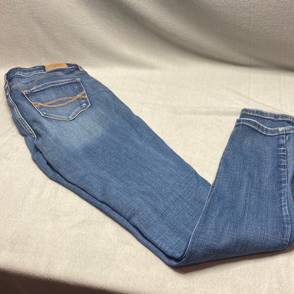 Abercrombie and Fitch blue jeans size 00S W 24 L 29